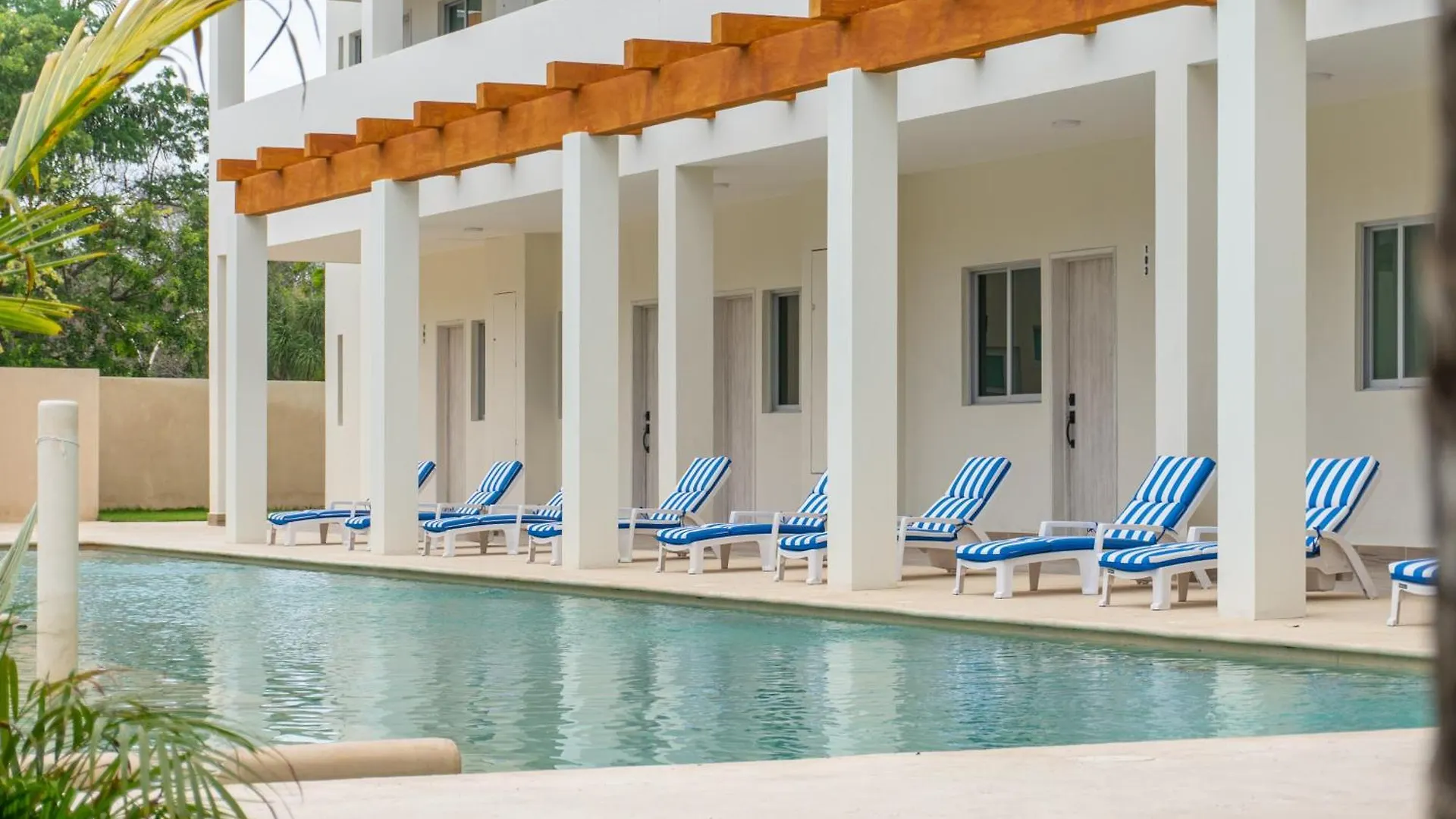 2 Bd Suite With Balcony, Rooftop Pool, Hot Tub, Gym #207 Playa del Carmen