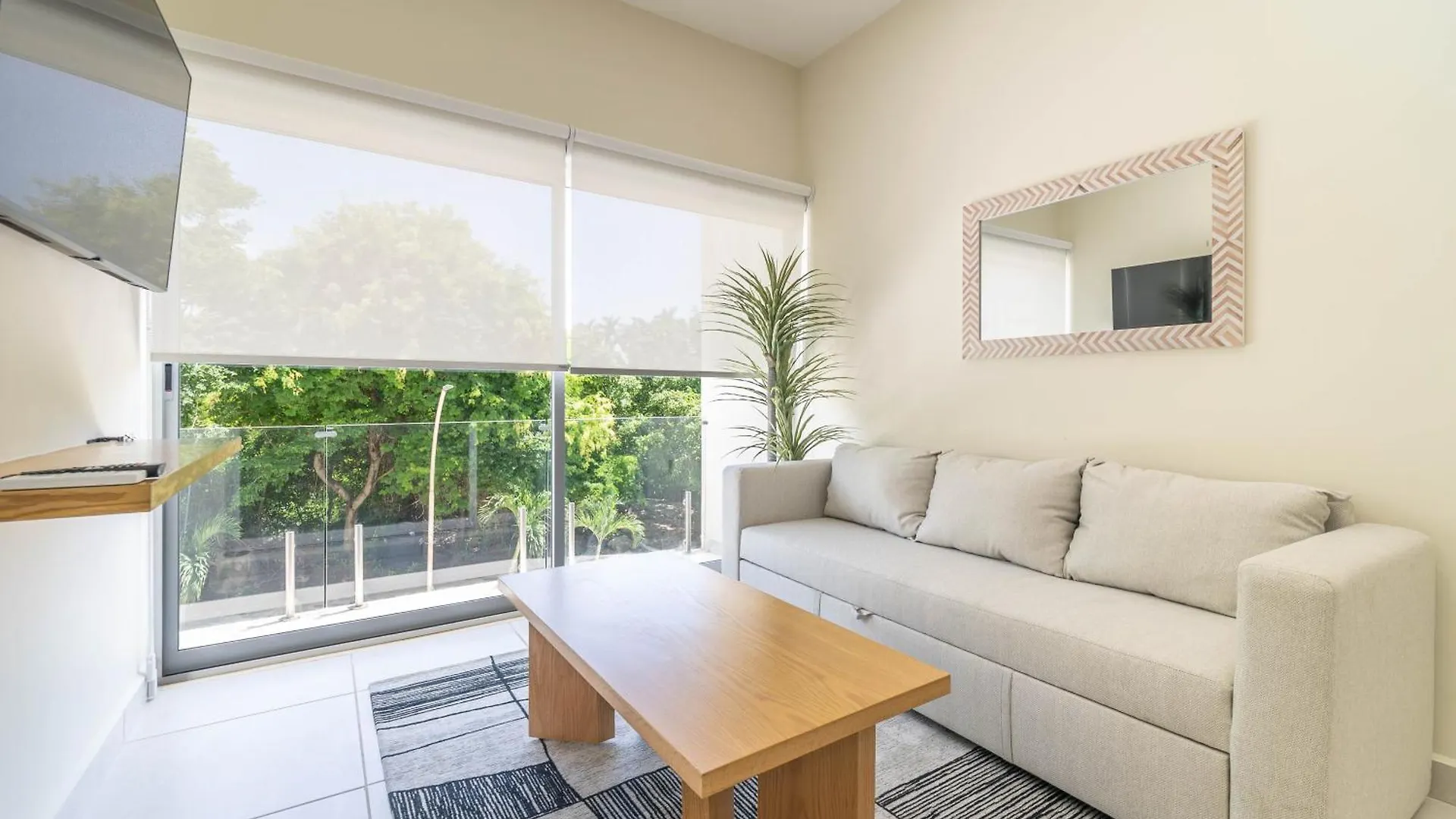 2 Bd Suite With Balcony, Rooftop Pool, Hot Tub, Gym #207 Playa del Carmen Hébergement de vacances
