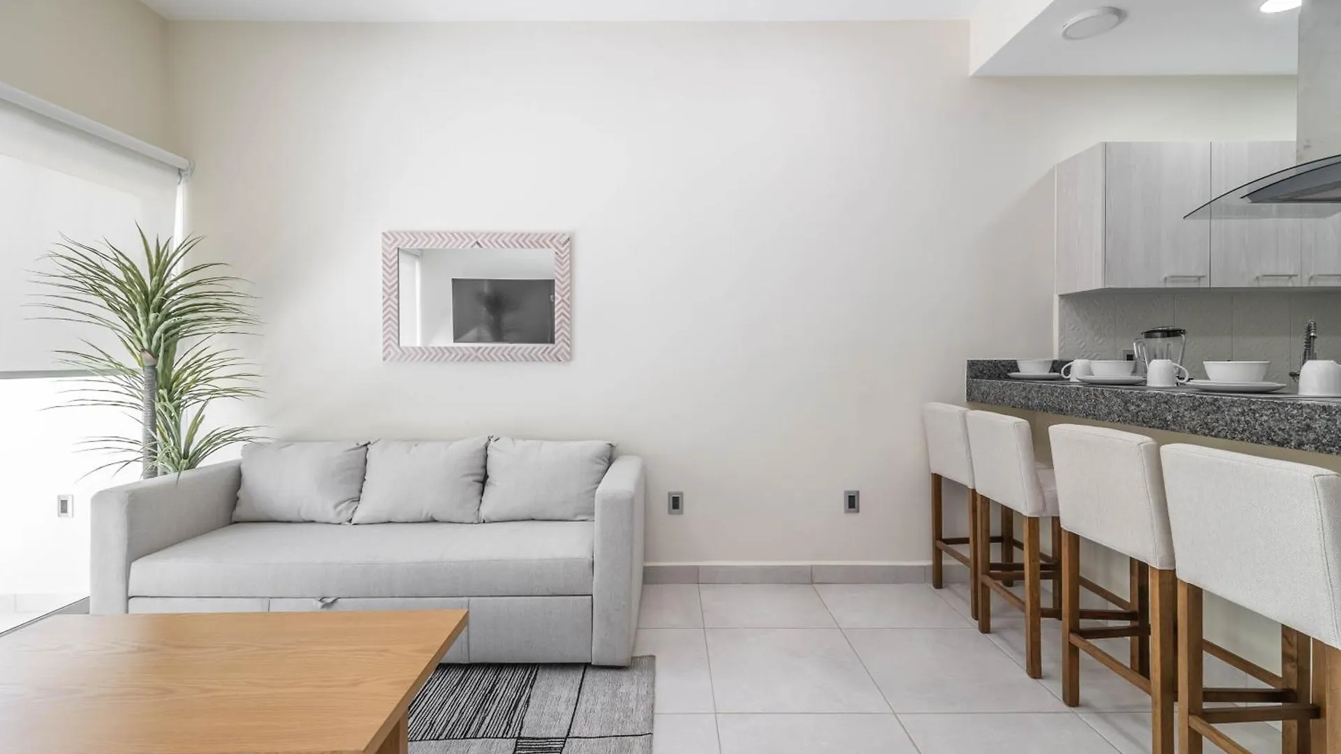 2 Bd Suite With Balcony, Rooftop Pool, Hot Tub, Gym #207 Playa del Carmen Hébergement de vacances