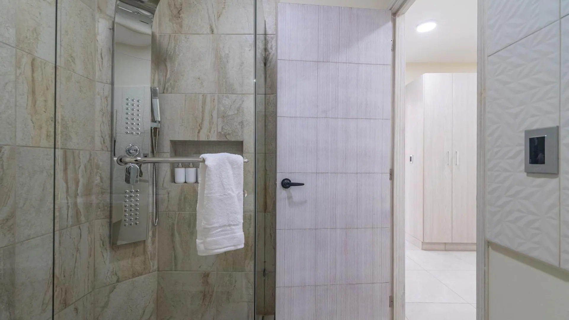 2 Bd Suite With Balcony, Rooftop Pool, Hot Tub, Gym #207 Playa del Carmen 0*,  Mexique