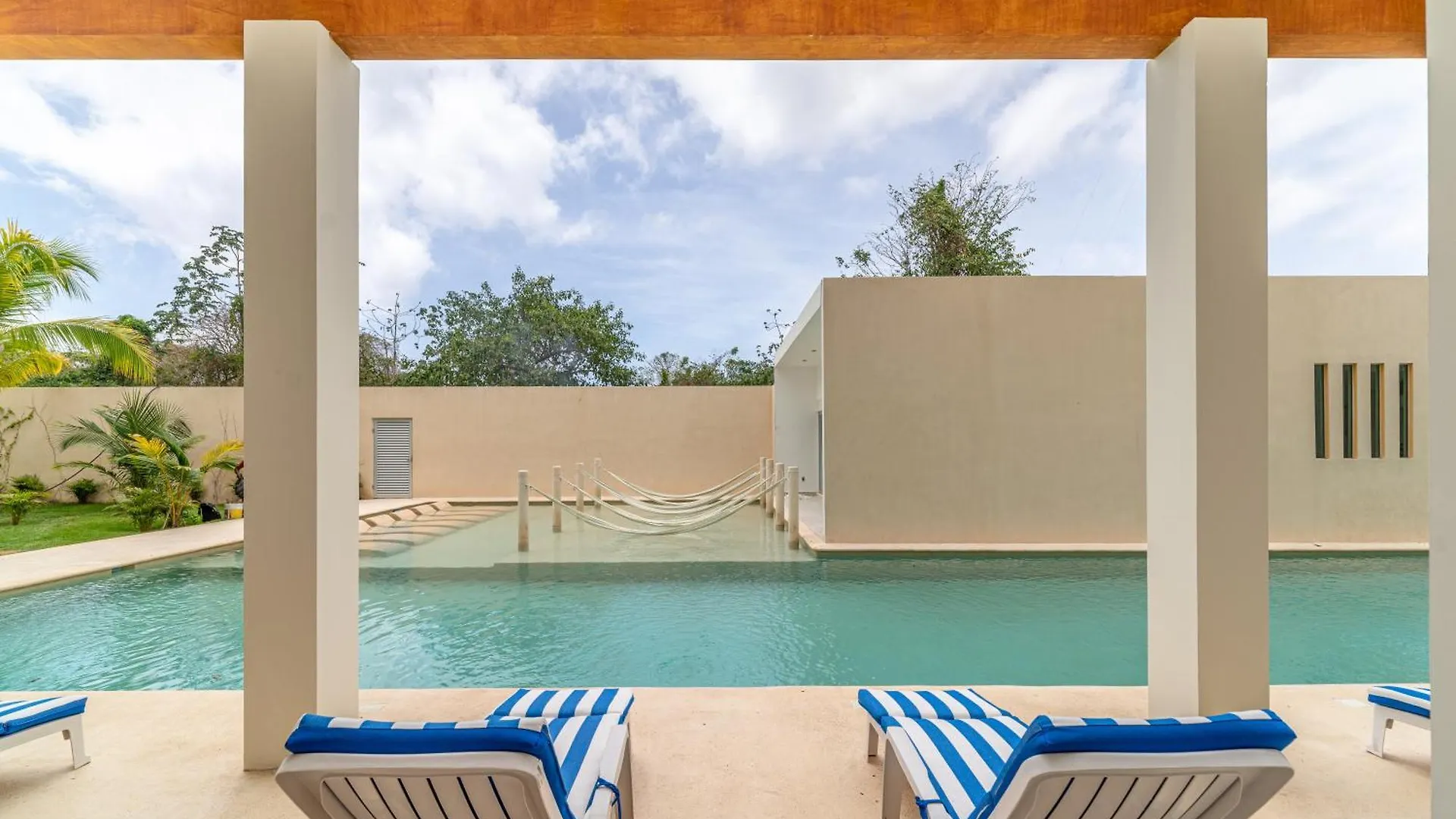2 Bd Suite With Balcony, Rooftop Pool, Hot Tub, Gym #207 Playa del Carmen Mexique