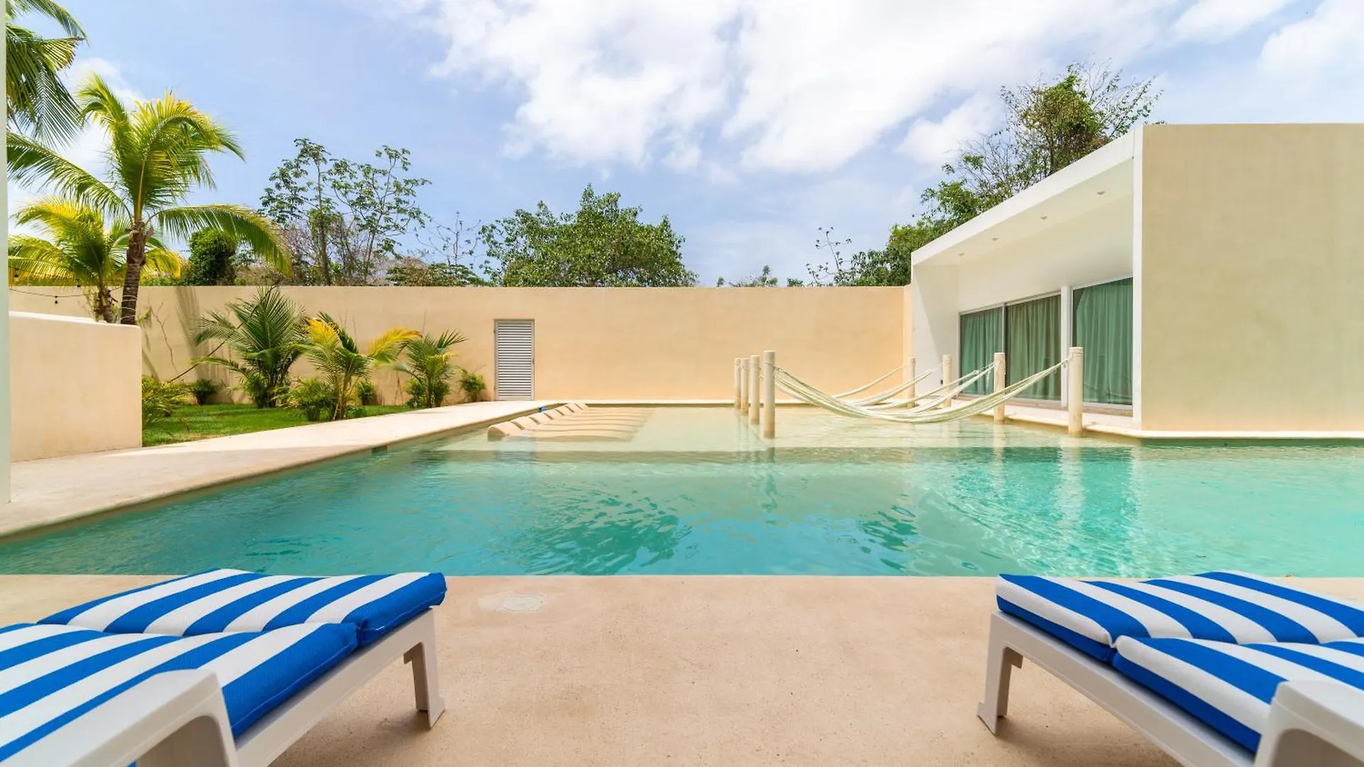 2 Bd Suite With Balcony, Rooftop Pool, Hot Tub, Gym #207 Playa del Carmen 0*,  Mexique