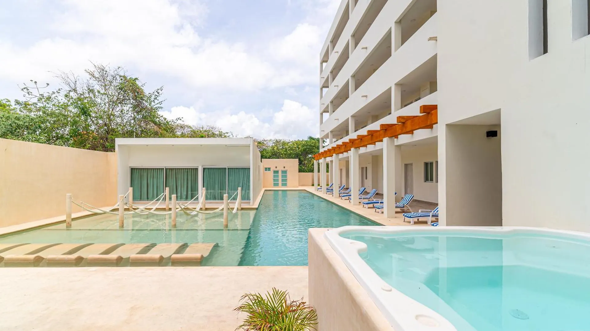 Hébergement de vacances 2 Bd Suite With Balcony, Rooftop Pool, Hot Tub, Gym #207 Playa del Carmen